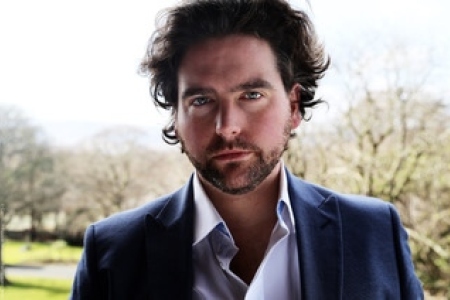 Julian Hubbard | Tenor Julian Hubbard | Tenor