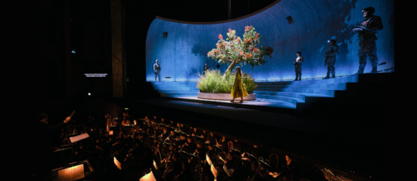 			Opera Online Banner