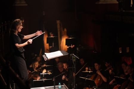 Elaine Kelly conducting Faust