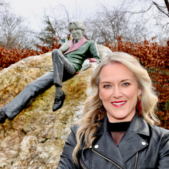 Strauss, Wilde and Courting Controversy