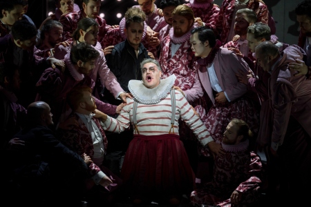 Audience reacts to Rigoletto