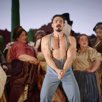 ★★★★★ The Audience reacts to L'elisir d'amore