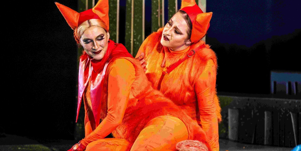 Amber Norelai Sharp Ears and Jade Phoenix Goldspur The Fox in IN Os The Cunning Little Vixen Photo Ruth Medjber