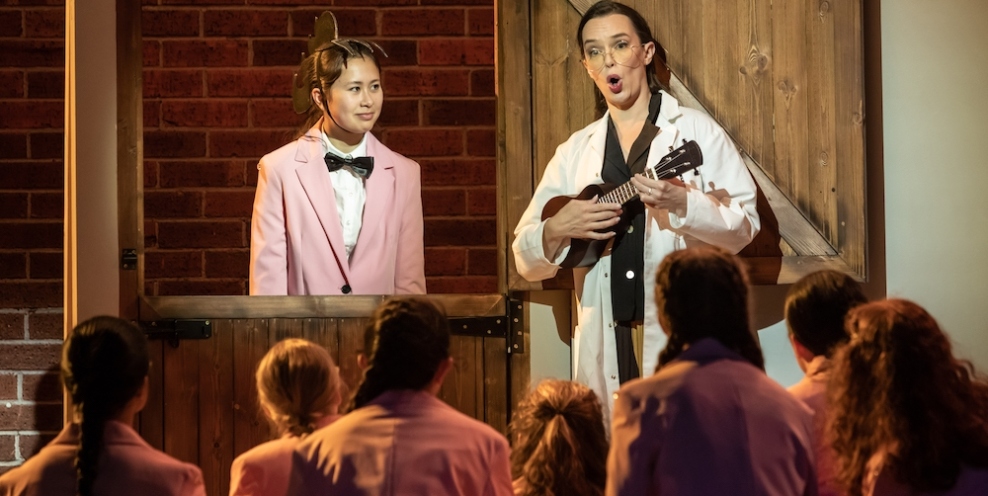 Aimee Kennedy Sharon Carty In Horse Ape Bird Photo Ste Murray