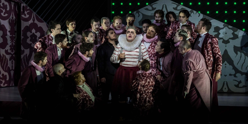 Michael Chioldi Rigoletto centre IN Os Rigoletto photo Pat Redmond